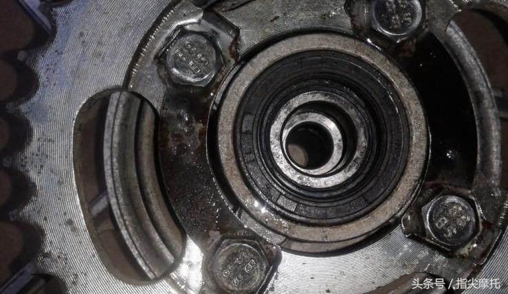 大排量摩托车维修全过程,摩托车的维修与保养从入门到精通