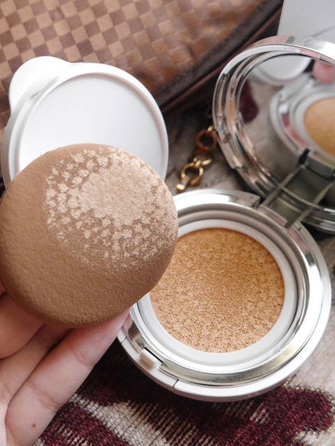 气垫怎么用看起来细腻自然,气垫要遮瑕还是不遮瑕