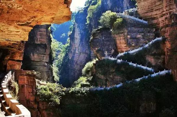 云南最美公路自驾出行攻略,自驾去云南沿途的风景美不胜收