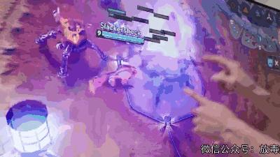 一部手机就可以让电视变成触摸屏,有一款黑科技能将电视变成触摸屏