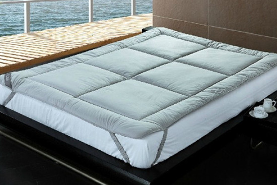 泰国床垫乳胶床垫价格,床垫的尺寸不同价格一样吗