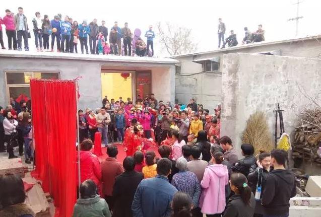 东阿小伙结婚,淮南小伙骑自行车接亲