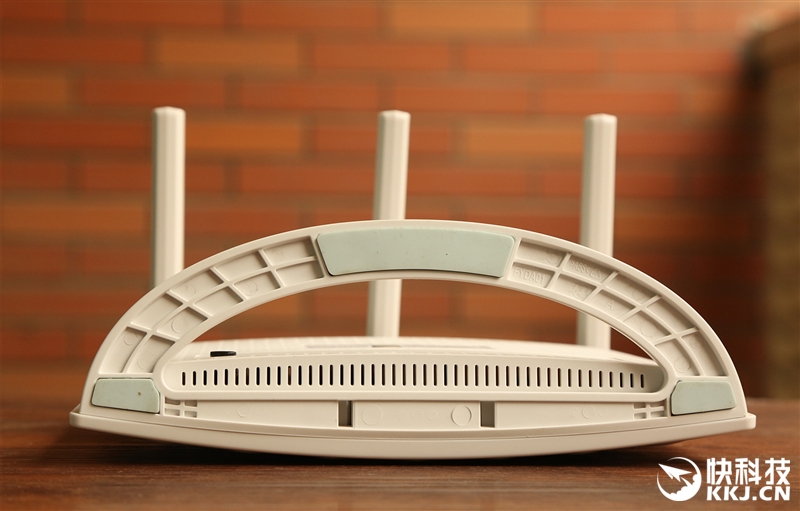 双频千兆ac1900,双频千兆无线路由器ac1200