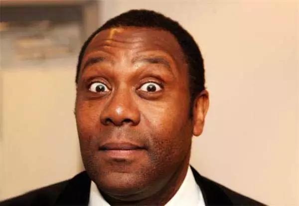 酒店枕头中间有个洞是做什么用的,酒店客房枕头都有哪些