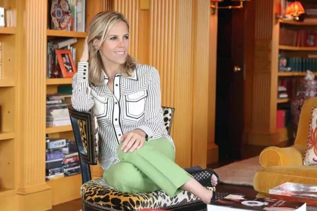 toryburch最火的视频,toryburch为什么要排队