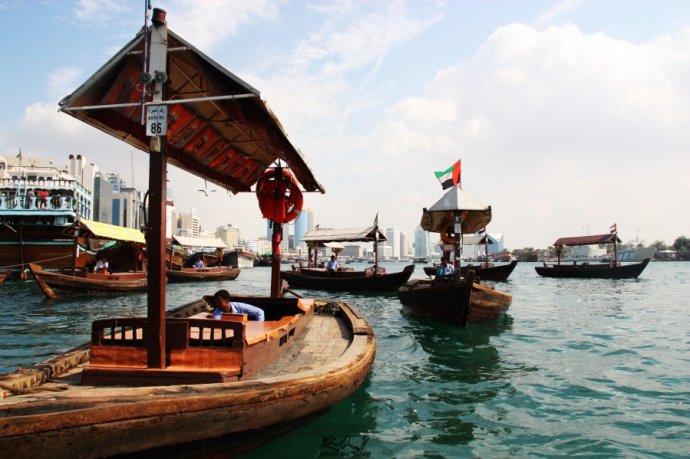 乘着地铁去迪士尼,乘着地铁去兜风