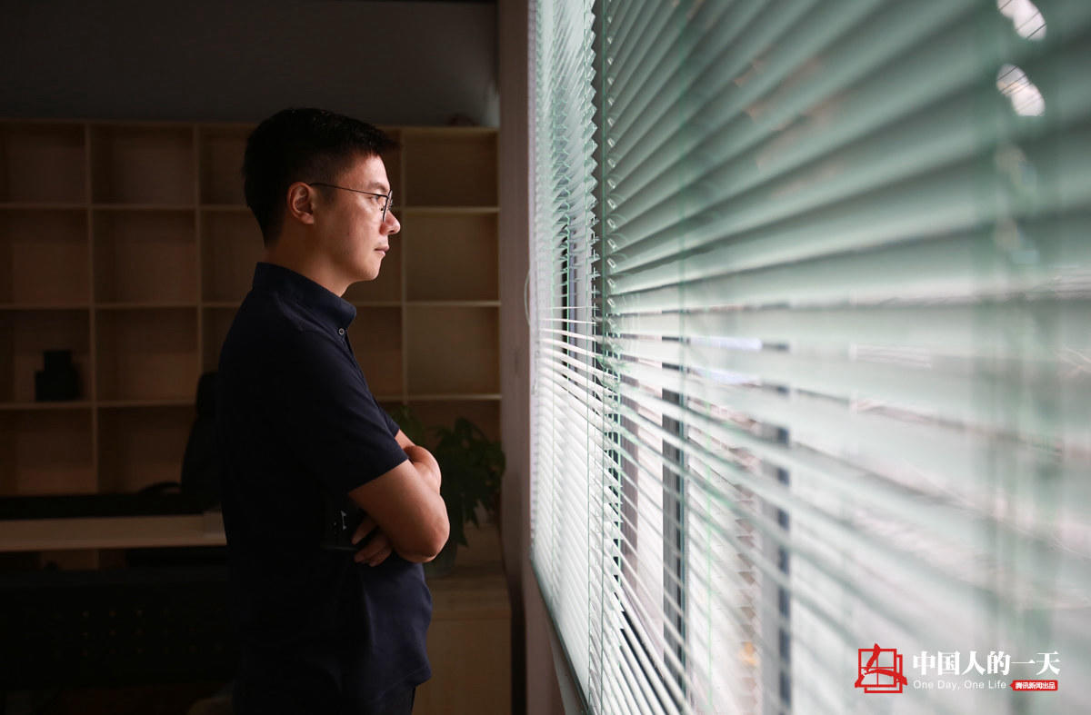 杭州创业者为节约生活成本租住集装箱13平米每月租金1200