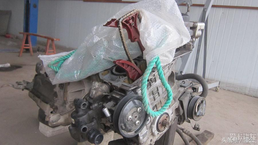 宝马320I大修发动机解决严重烧机油、冒蓝烟、尾气发臭问题