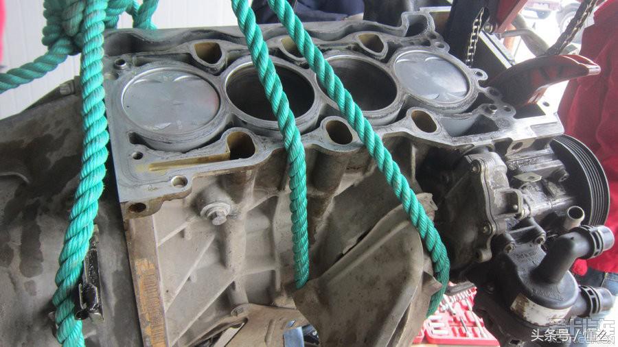 宝马320li发动机烧机油怎么修,宝马320i发动机抖动冒蓝烟