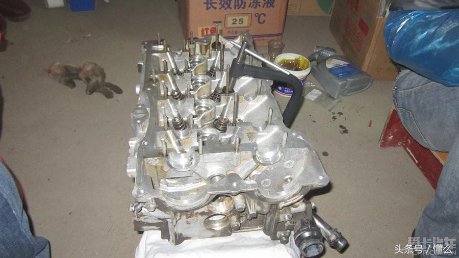 宝马320I大修发动机解决严重烧机油、冒蓝烟、尾气发臭问题