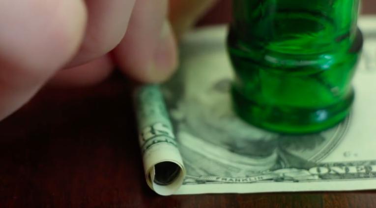 探索下如何破解酒吧常玩的5个把戏!我刚学会了用香烟切柠檬!