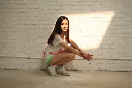 美女足球老板誓言投亿元两年冲超战亚冠，无奈球队半年就欠薪解散