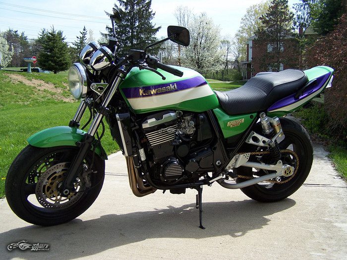 川崎zrx250四缸车复活,带你见识世界神车