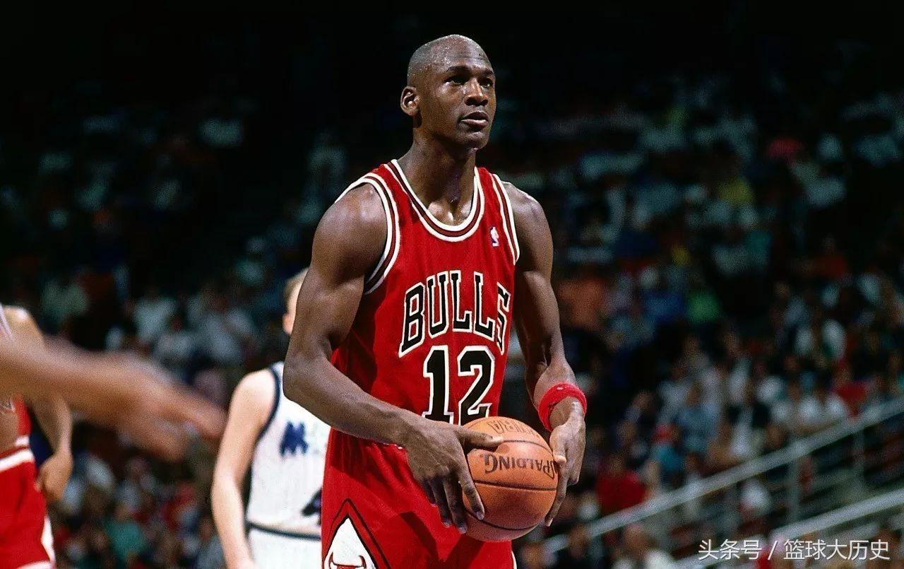 乔丹单场49分15篮板,乔丹球衣号码是多少