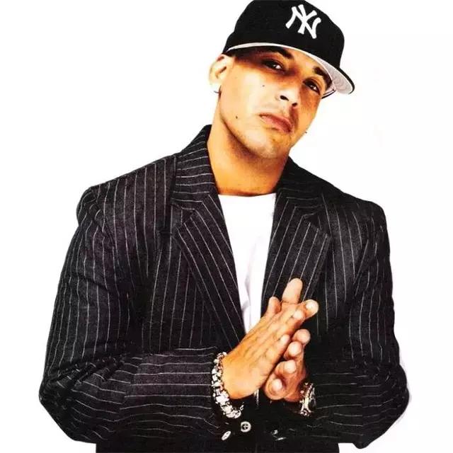 newera蓝色棒球帽,明星newera帽子同款棒球帽