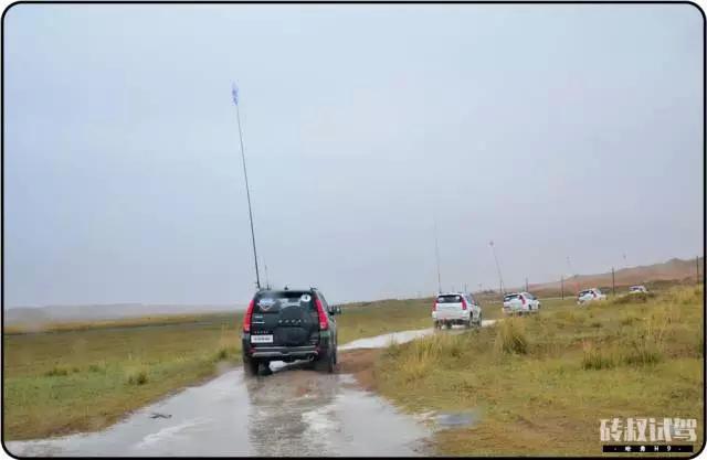 霸道越野测评,2020款3.5霸道沙漠越野视频