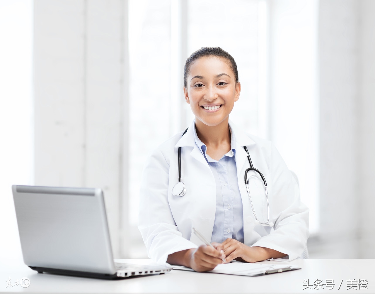 孕期准妈妈能坐飞机吗？专家为您解答！