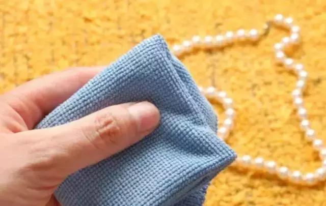 首饰脏了在家怎样清洗,首饰脏了怎么来清洗