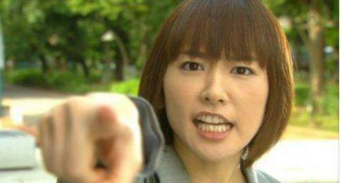 这个动作很不礼貌，你生活日常一定接触过