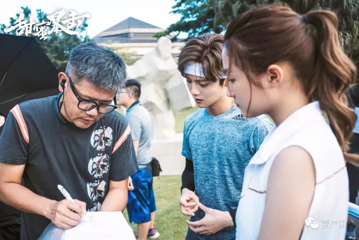 鹿晗和关晓彤官宣恋情了吗,现在鹿晗和关晓彤还是情侣关系吗