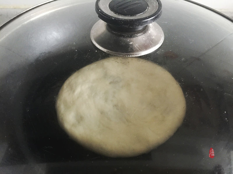 外皮酥脆馅料浓郁,外皮焦香酥脆内馅丰富柔软