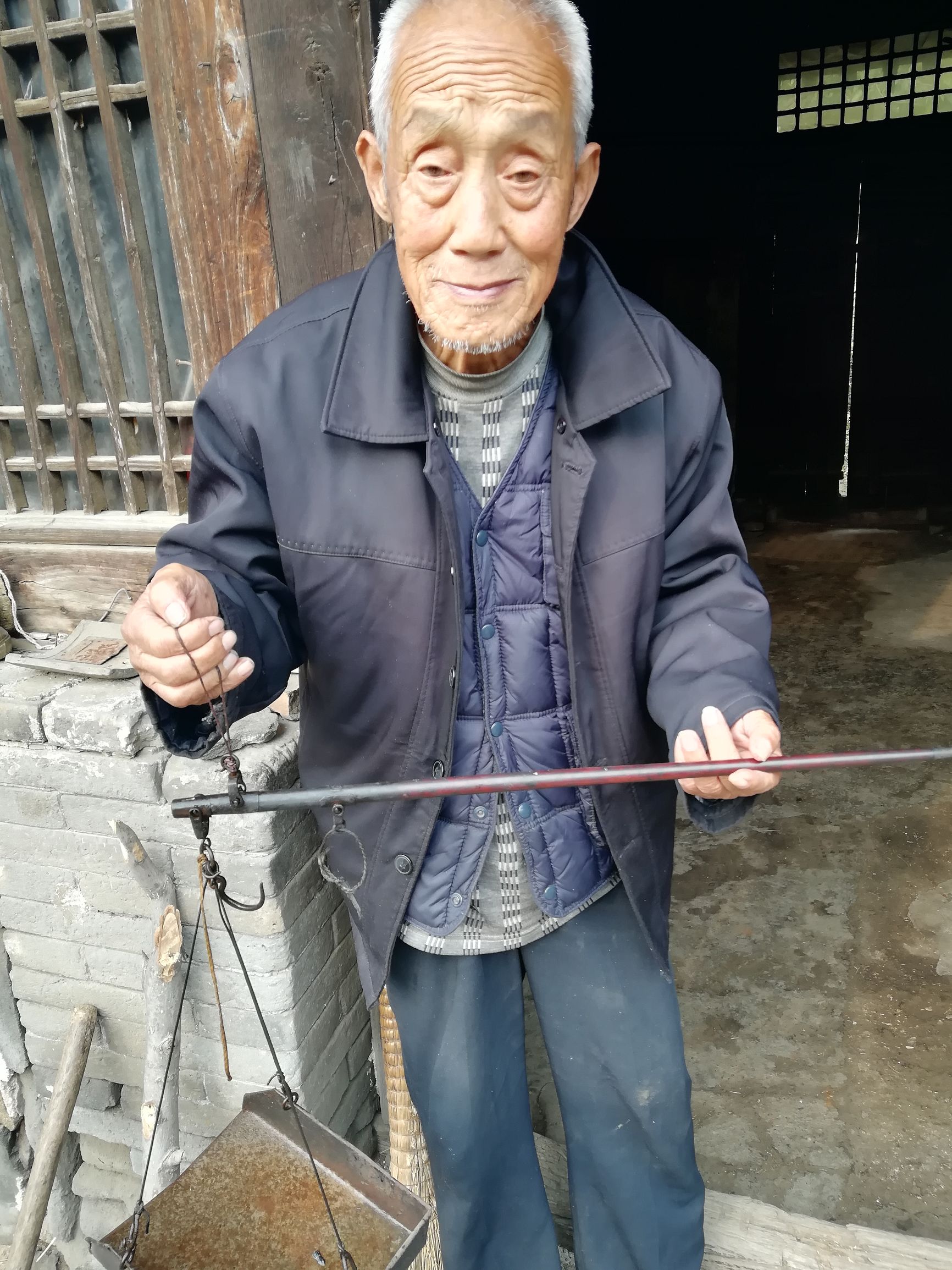 称杆子，你会看吗？86岁老爷爷教你如何读称