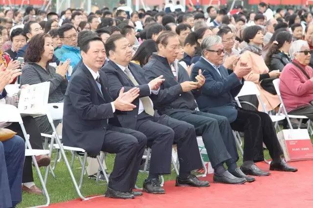 数千嘉宾、校友共赏武汉市四十九中人文探索60年