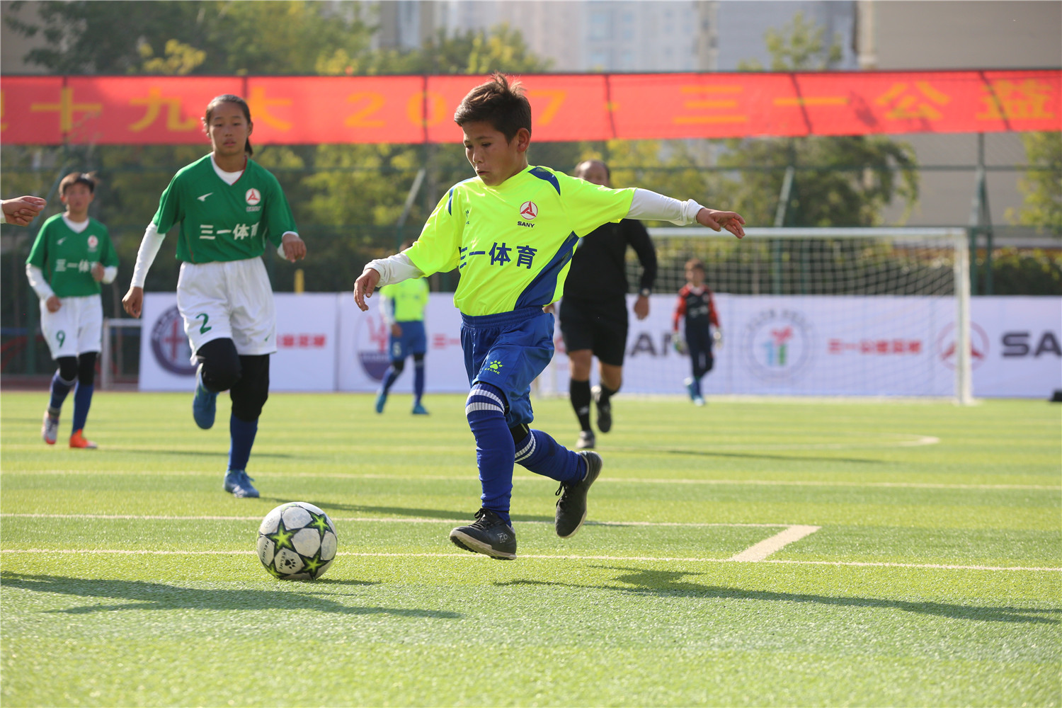 梅西禁区推射制胜门将,12岁的梅西强吗