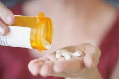 服药期间吃这些会出大事！这份药物饮食禁忌清单，早该人手一份！