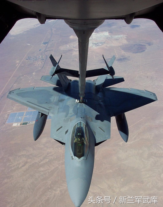 歼20与f-22战斗机比较,中国歼20vs美国f-22