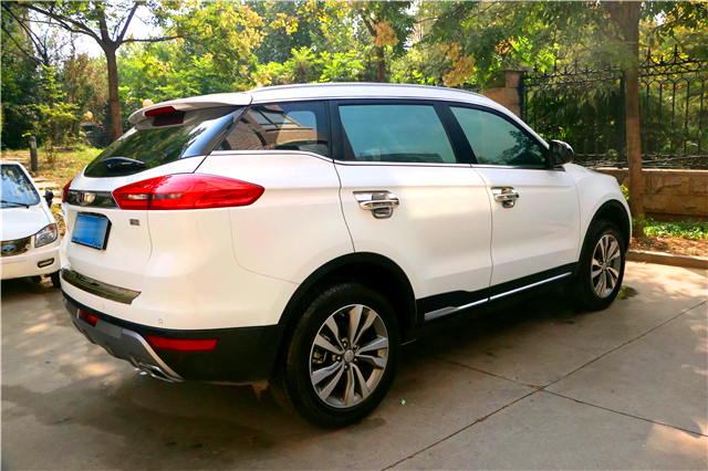 吉利博越车漆保养,博越镀膜挡风玻璃