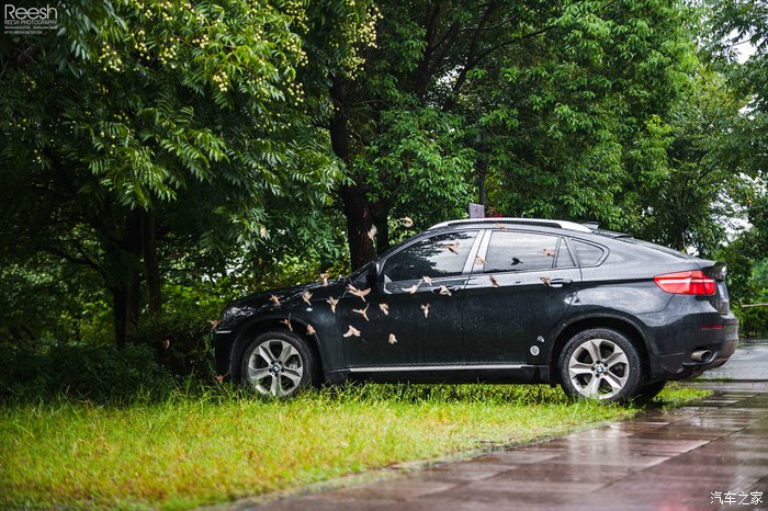 宝马X6，不谈性能如何！自驾遇上大雨还被拍成大片，颜值绝对够！