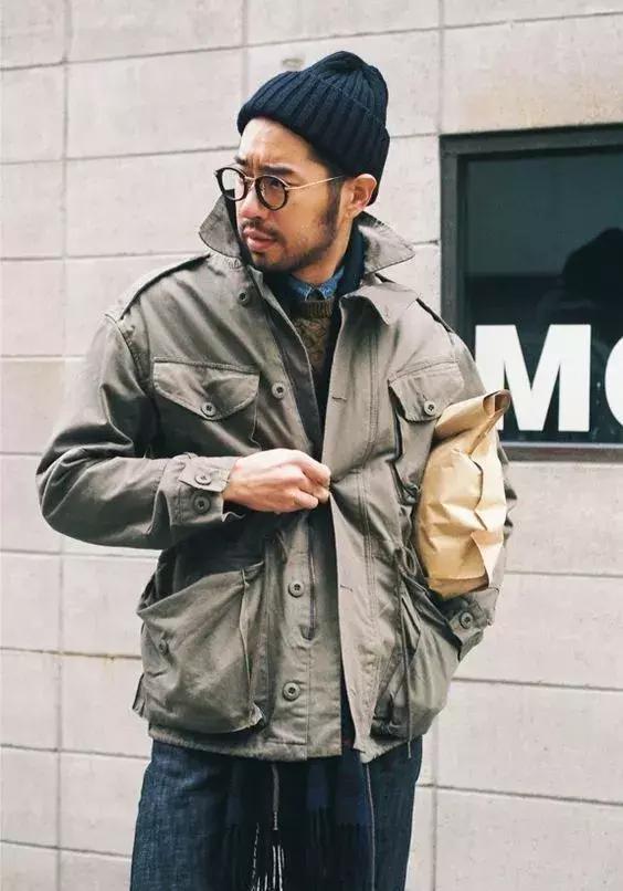 男士顽固头屑怎么解决,男生发质干枯毛躁头屑多怎么办