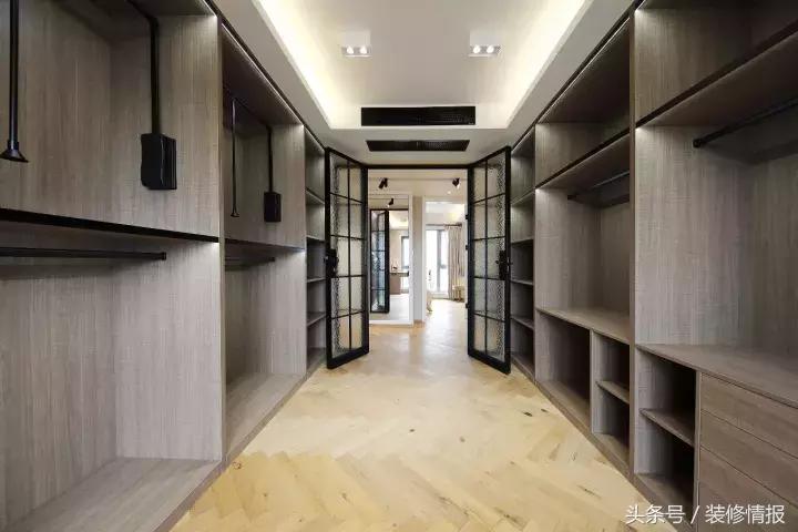 她家竟然有两个衣帽间、两个厨房！