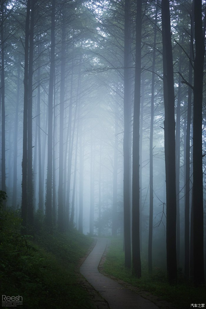 宝马X6，不谈性能如何！自驾遇上大雨还被拍成大片，颜值绝对够！