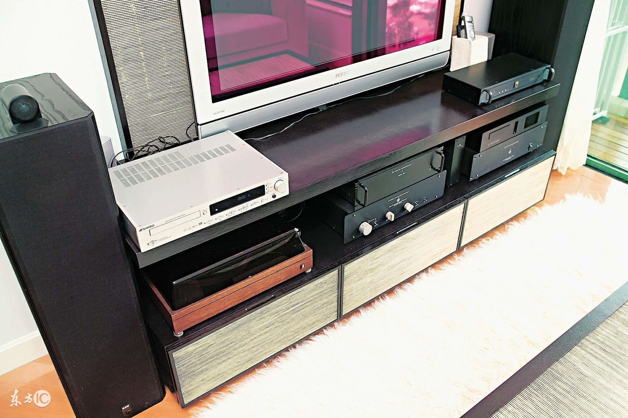 时尚电视柜款式推荐,轻奢风格电视柜怎么选