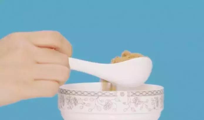 蜂蜜面粉自制美白面膜,鸡蛋面粉牛奶蜂蜜面膜美白