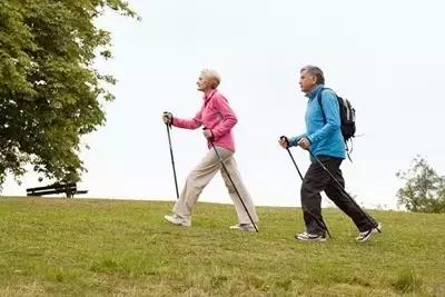 老年人缺乏蛋白质会产生哪些症状,老年人补充蛋白质买什么牌子的好