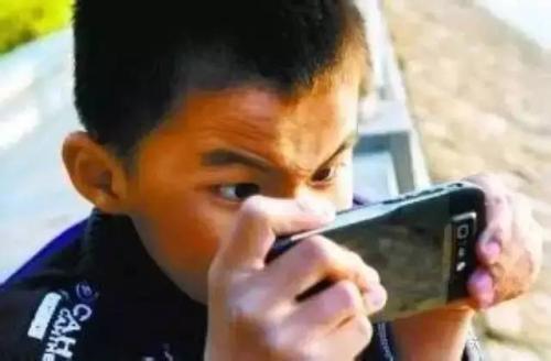 父母没收孩子的手机,父母强行没收手机孩子怎么办