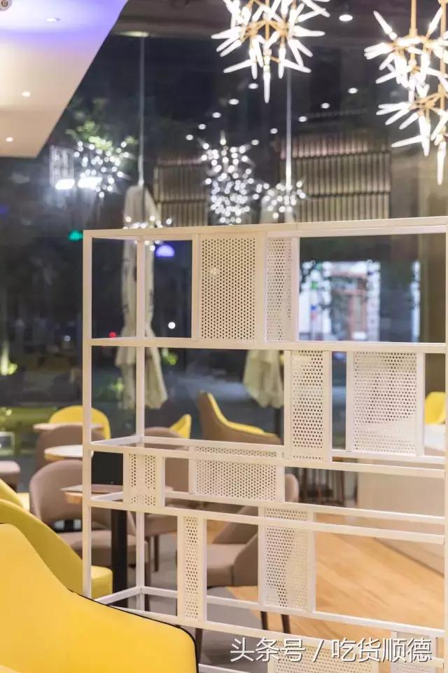 一口软欧包一口茶,一口鲜果茶一口软欧包