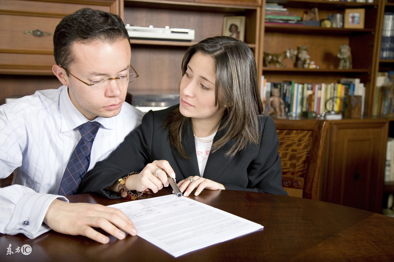 女人！你的行为举止都不要透露你的意思，更何况用语言表示呢？