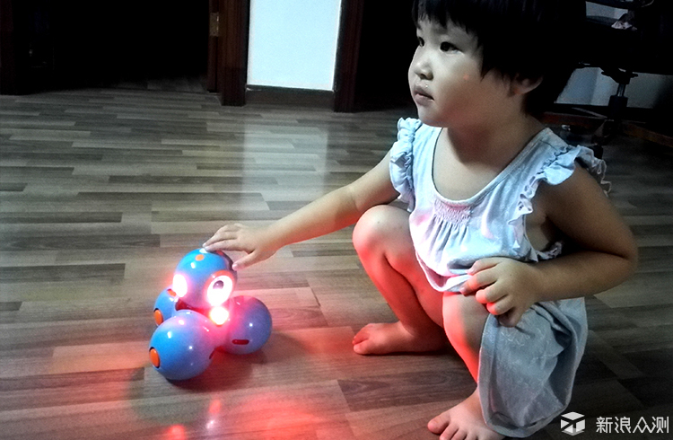 少儿编程机器人达奇,达奇机器人少儿编程