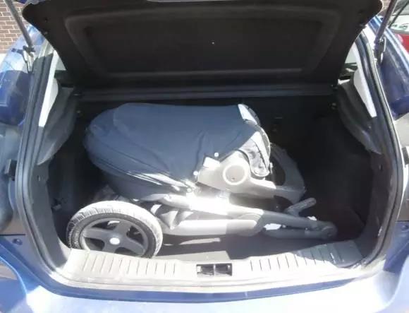 婴儿手推车评测,怎样选择轻便婴儿车