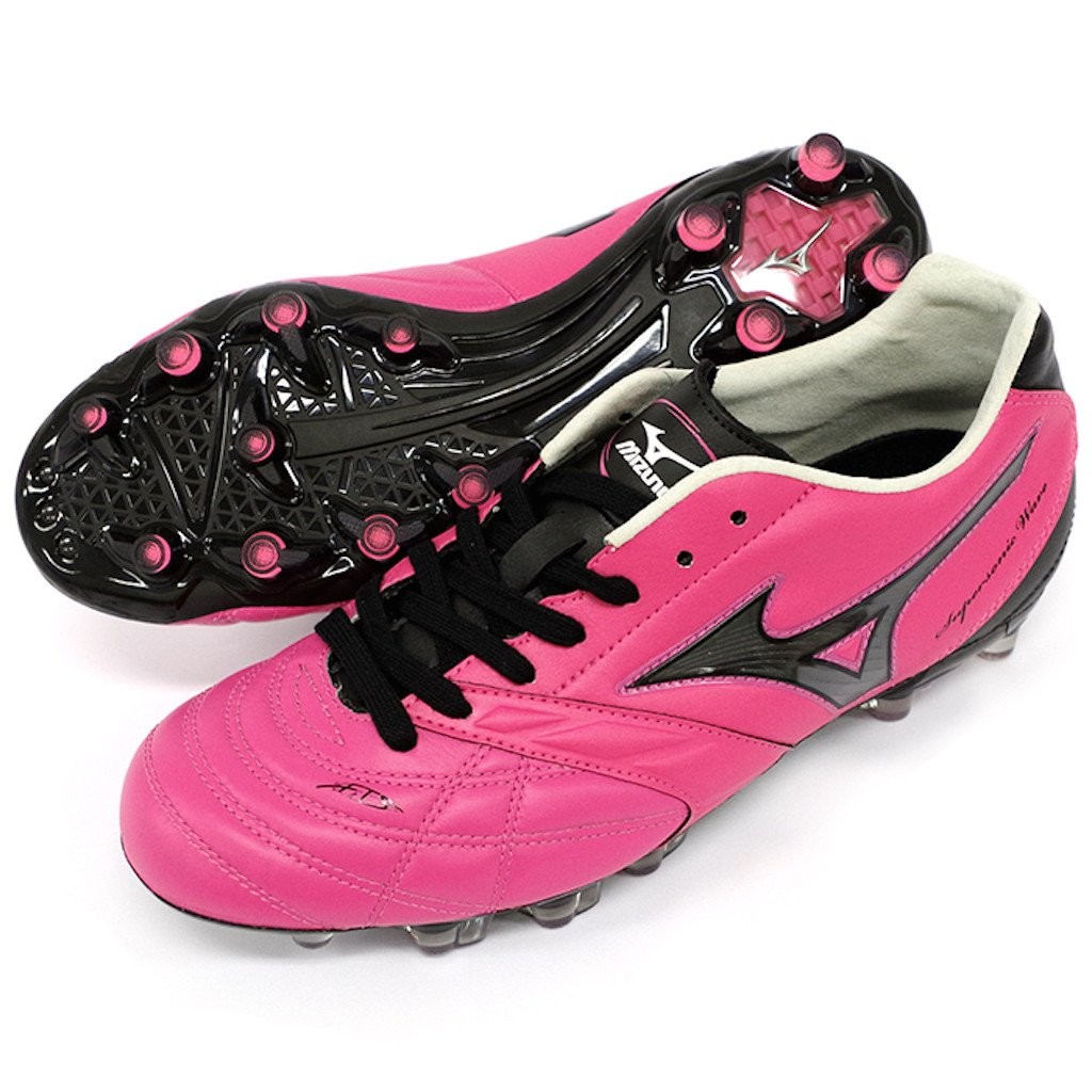 粉色足球鞋高帮全部都是粉红的,好看且实战好的足球鞋