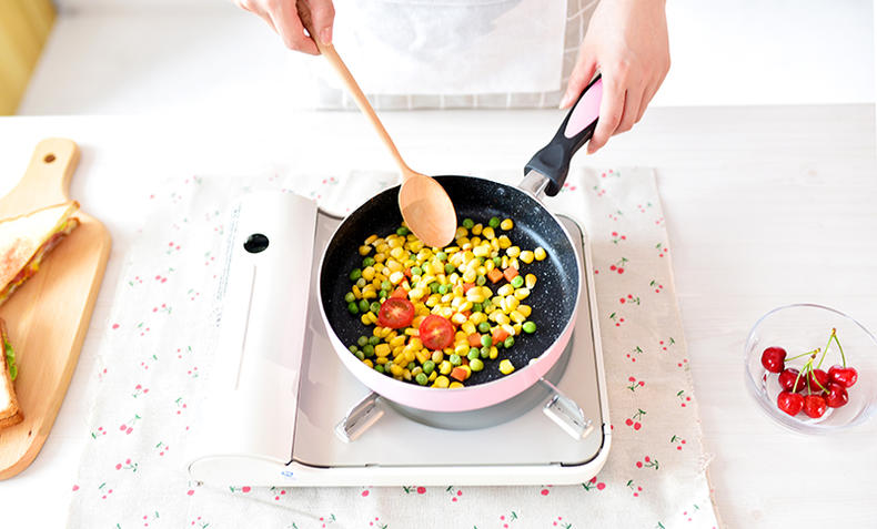 宿舍不粘锅怎么挑选好用,不粘锅在挑选时要注意哪些