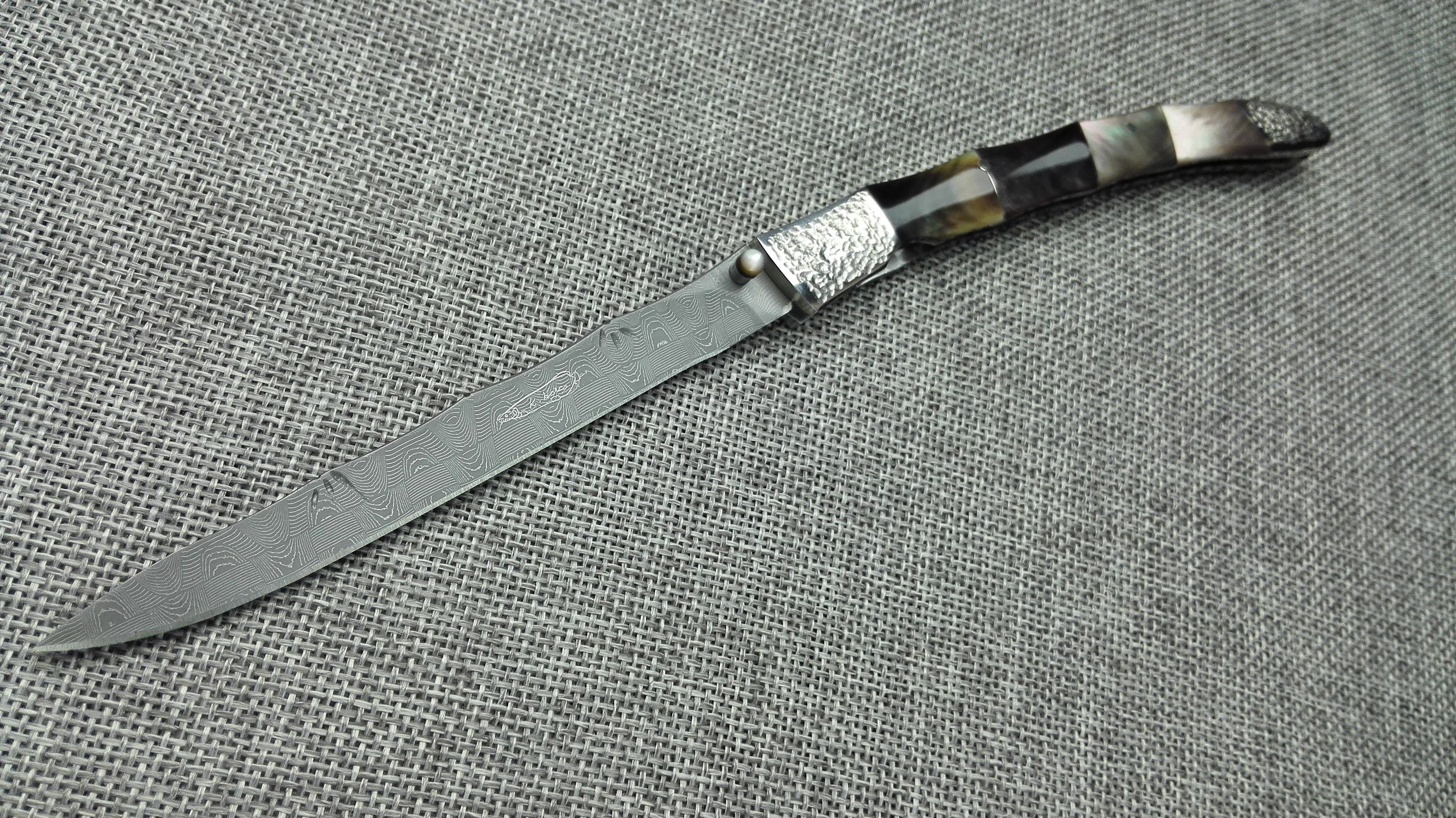 玩刀很厉害的老兵,玩刀三十年