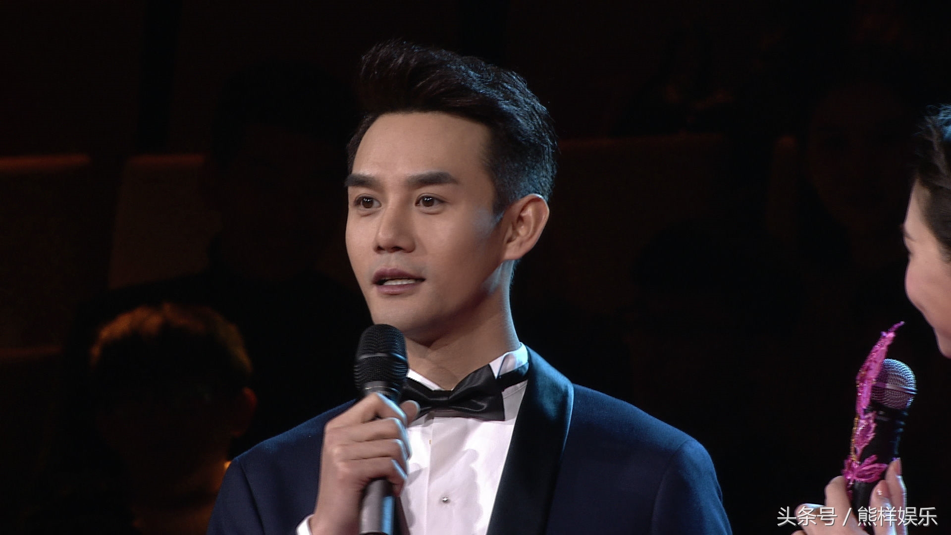 鐜嬪嚡铔颁紡涓庣唤鏀鹃潰瀵归潰,鐜嬪嚡铔颁紡涓庣唤鏀鹃潰瀵归潰瀹屾暣