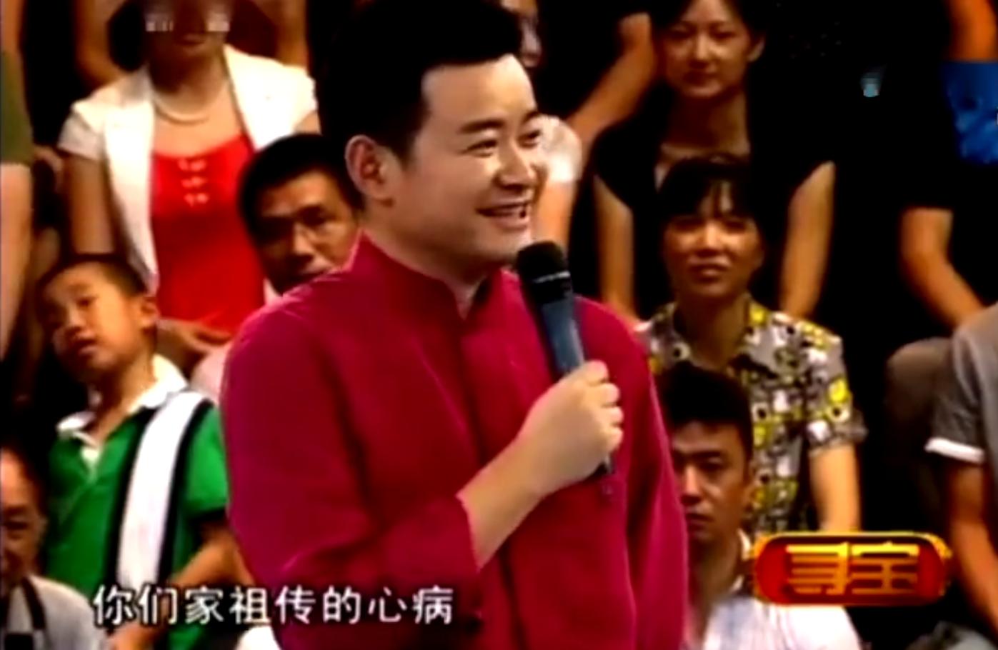 玻璃杯当翡翠鉴宝,美女带翡翠碗来鉴宝