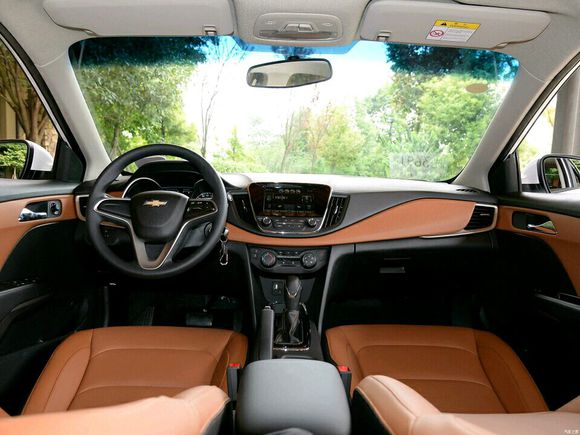 10万元空间大颜值高的国产轿车,不超十万的车推荐