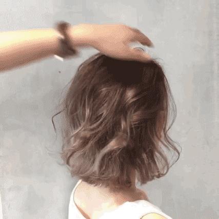 微卷短发修剪,初秋短发扎发